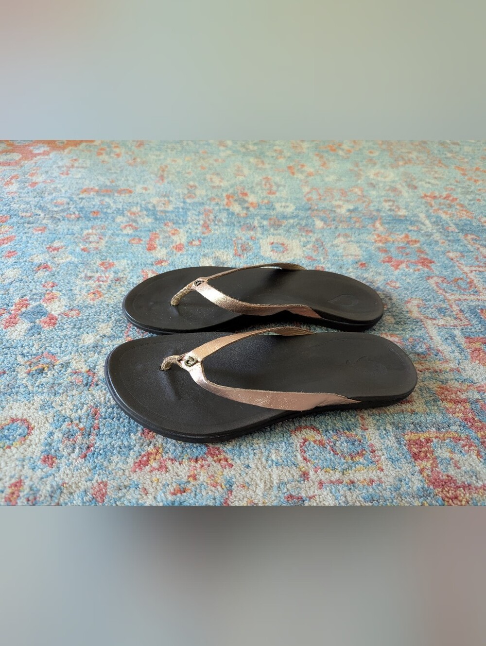 OluKai Women's 6 Ho'opio Leather Flip Flops Copper/Dark Java Thin Strap Sandals